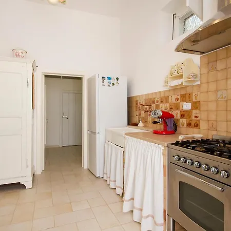 Nyaraló Cozy In Monte Santangelo With Kitchen Monte SantʼAngelo