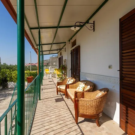 Cozy In Monte Santangelo With Kitchen Monte SantʼAngelo